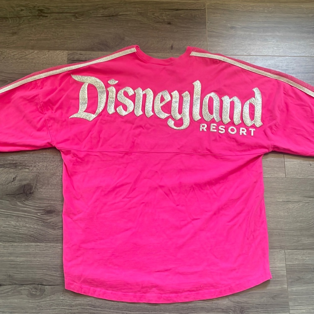 Disneyland Pink hot Spirit Jersey size XS, with silver letters Disney trips